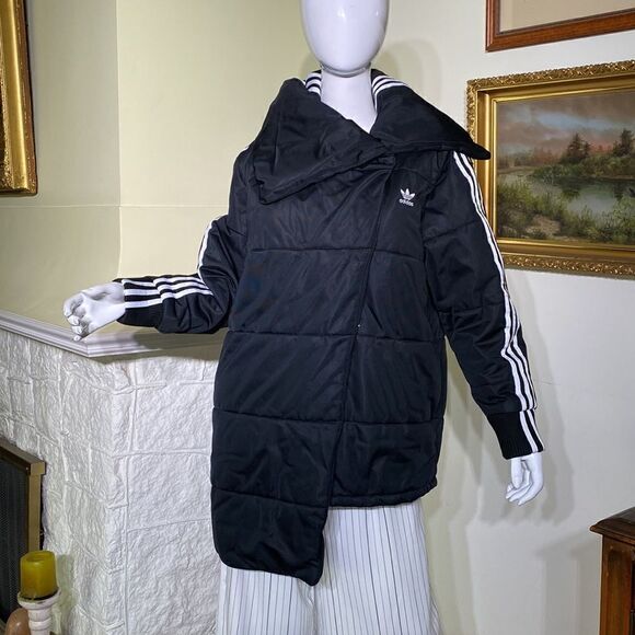 🎉HOST PICK🎉 Adidas Originals Tracktop Puffer Jacket Black - Picture 9 of 15